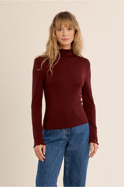 Molly Bracken Undershirt Scalloped Collar Wine