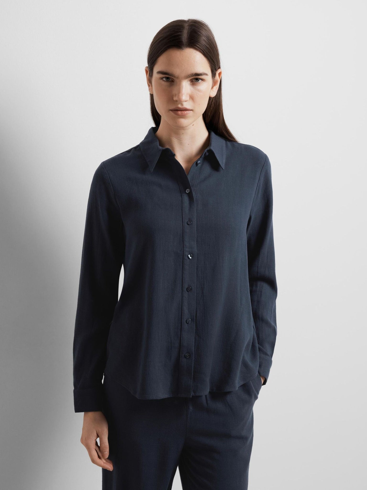 Viva Linen Blend Shirt Dark Sapphire – County Boutique