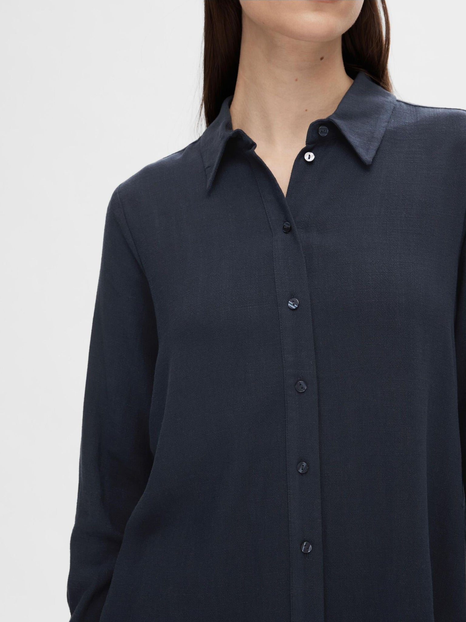 Viva Linen Blend Shirt Dark Sapphire – County Boutique
